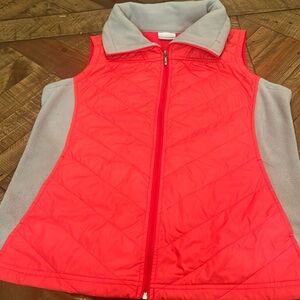 Columbia vest women’s size L.